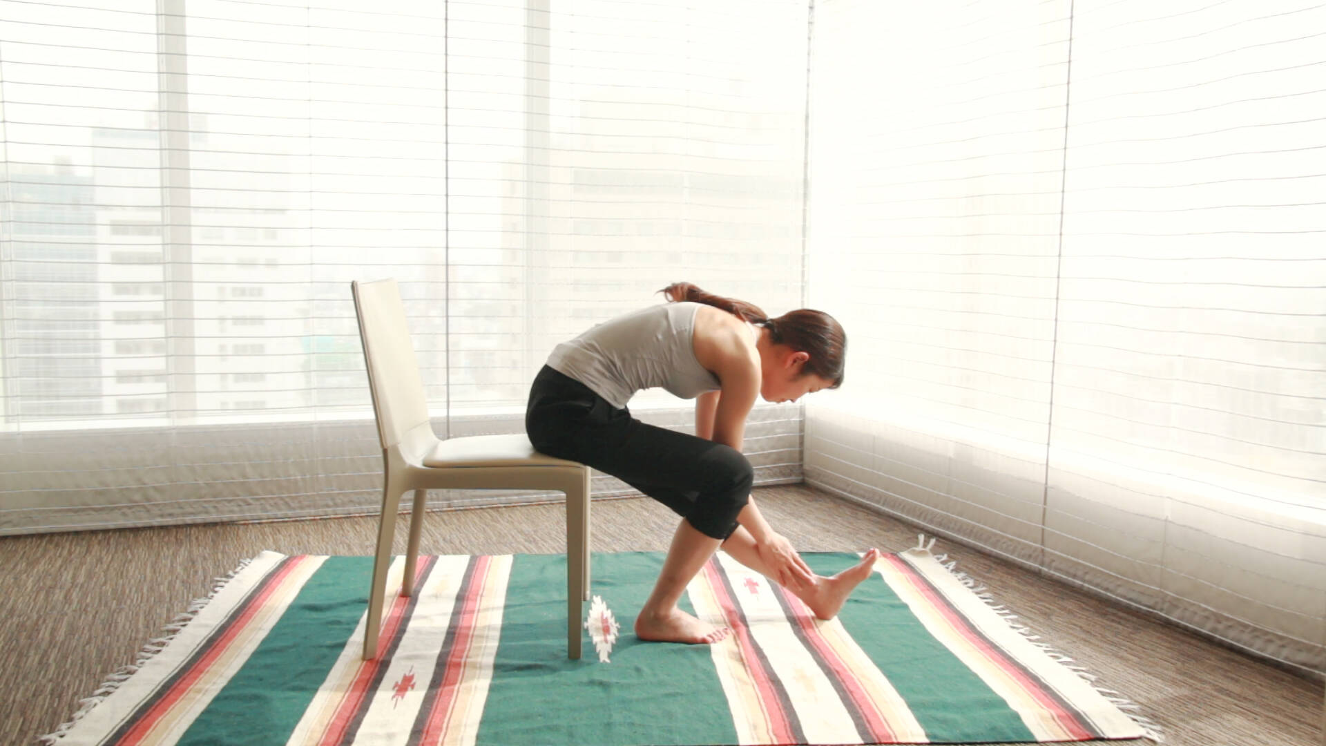 どうしても下半身が痩せない人におすすめ 股関節ストレッチで痩せ体質に 19年8月23日 エキサイトニュース