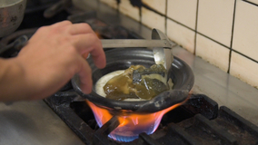 名物はスッポン丸鍋。江戸の風情感じる本格日本料理店