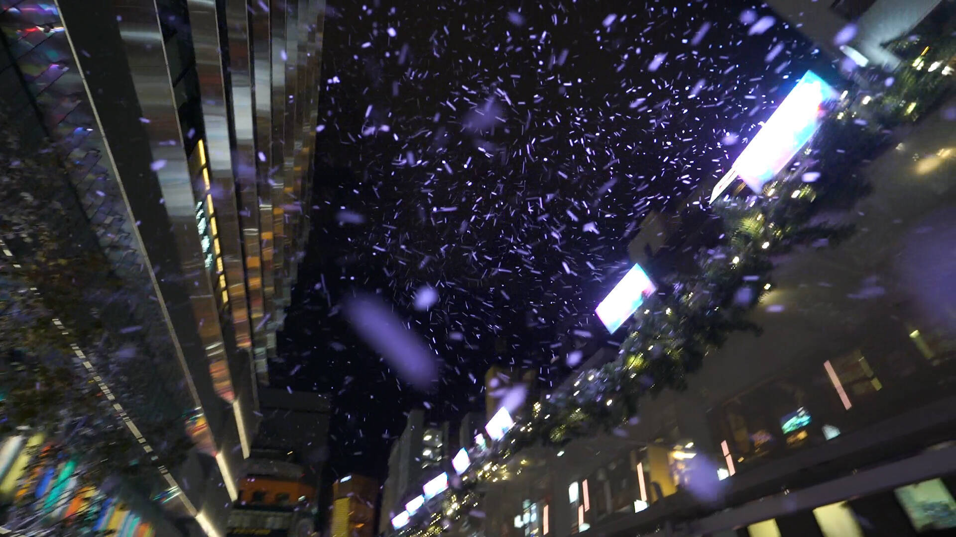 クリスマスの奇跡が起こる ふわりと雪が舞う幻想的なイベント 17年12月1日 エキサイトニュース クリスマスの奇跡が起こる ふわりと雪が舞う幻想的なイベント 17年12月1日 エキサイトニュース