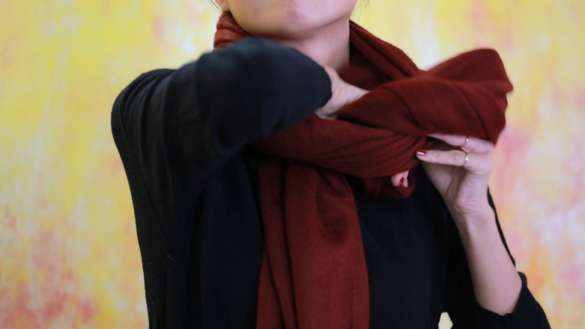 差し色で華やかフェイスの完成 赤いマフラーを上手に巻くコツ 17年12月日 エキサイトニュース