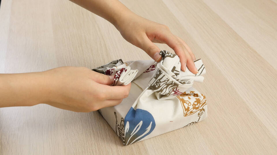 贈り物に手仕事のぬくもりを 手ぬぐいで 花包み に挑戦 18年6月27日 エキサイトニュース