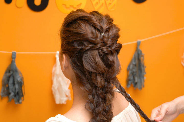 ラプンツェル風の髪型 お花を加えた簡単ヘアアレンジを解説 18年9月26日 エキサイトニュース