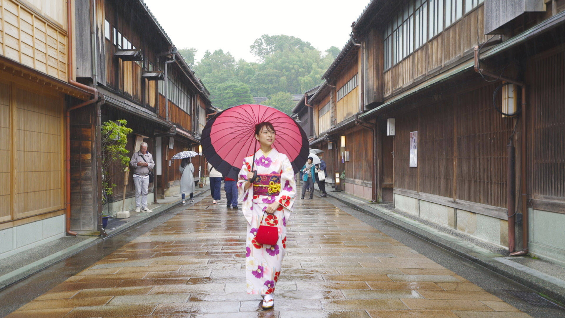 金沢旅を彩る 着物で歩くひがし茶屋街 18年10月31日 エキサイトニュース