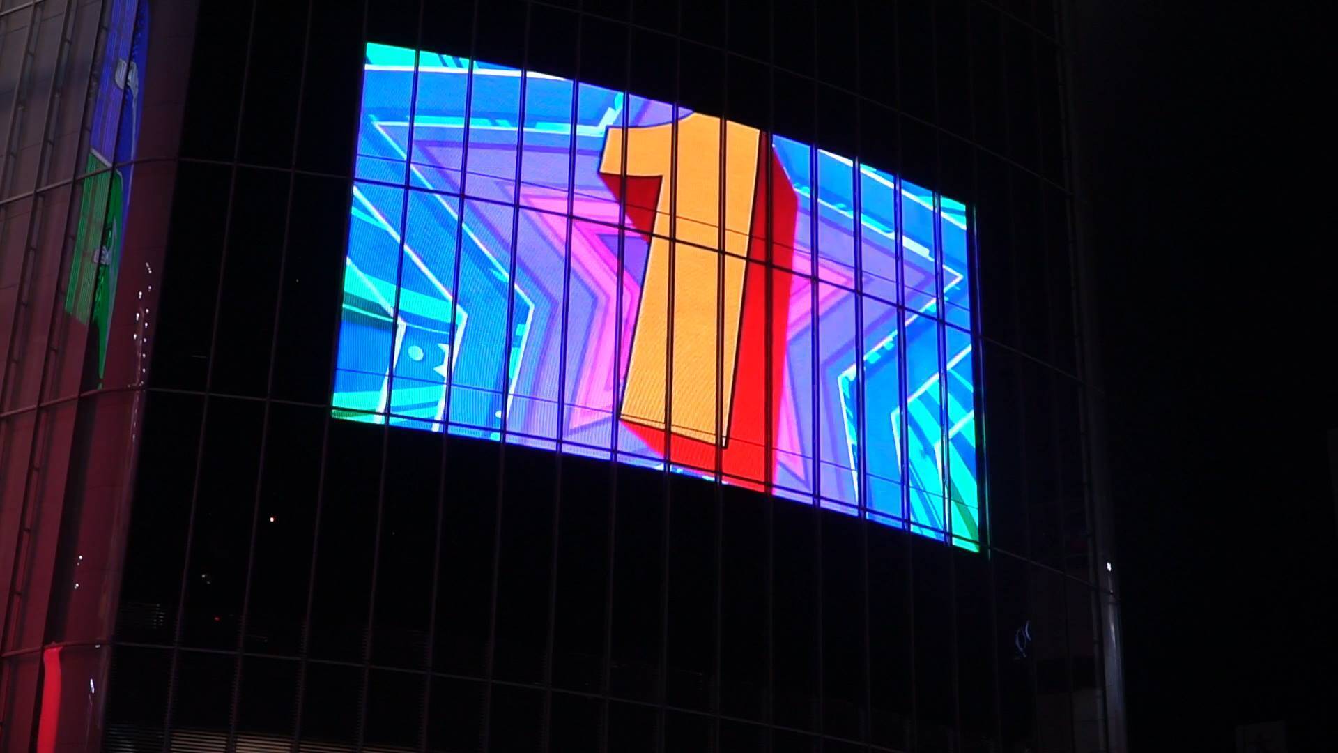 渋谷のスクランブル交差点がホコ天に 67 000人が参加した年越しカウントダウン 17年1月1日 エキサイトニュース