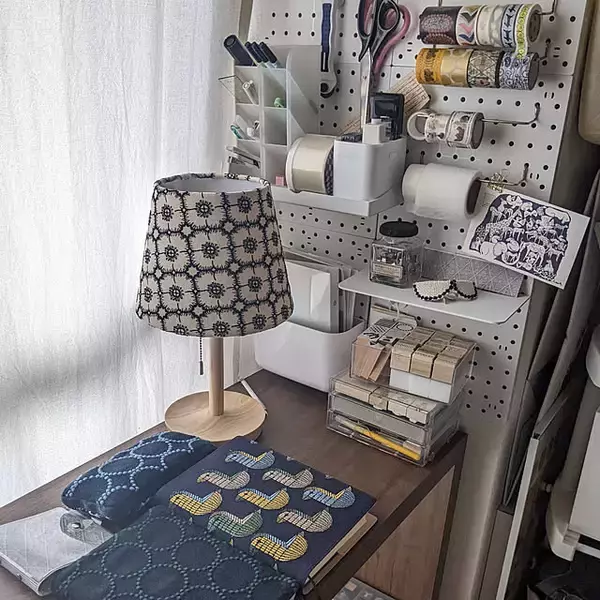 「日常のあれこれを快適に！ダイソーのパンチングボードをフル活用する方法6選」の画像