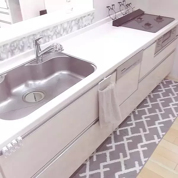 「シンクも洗面台も見せたくなる！水まわりがすっきり見えるコツ6選」の画像