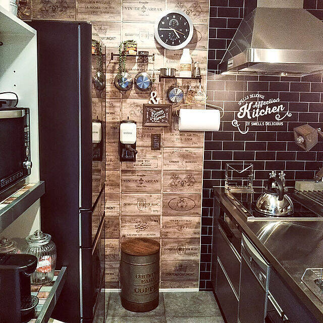 壁に彩りとアクセントをプラス☆柄ものの壁紙で楽しむインテリア