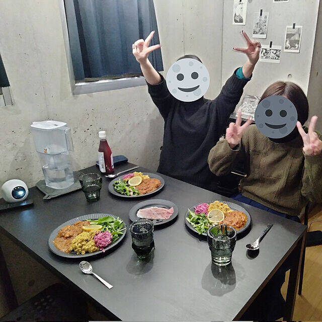 「26m2。近代美術館の雰囲気を目指した、アートと保護猫と過ごす部屋」 by Kateさん