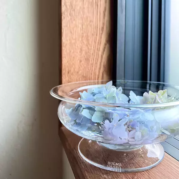 「「シンプルに花を楽しめる、透明ガラスの広口花瓶」 by Kikko.さん」の画像