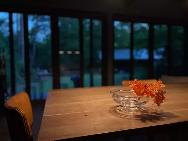 「「シンプルに花を楽しめる、透明ガラスの広口花瓶」 by Kikko.さん」の画像