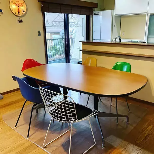 「【写真でルームツアー】アメリカンヴィンテージ×ミッドセンチュリーでつくる4つのお部屋。cassady.cassadyさんのお家をご紹介！」の画像