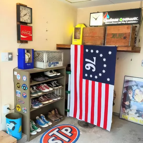 「【写真でルームツアー】アメリカンヴィンテージ×ミッドセンチュリーでつくる4つのお部屋。cassady.cassadyさんのお家をご紹介！」の画像