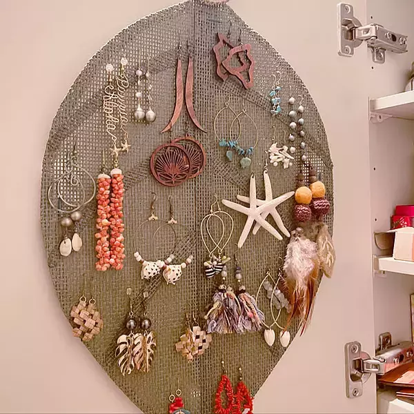 「デッドスペース活用で収納力アップ！すっきり暮らす整理収納アイデア」の画像