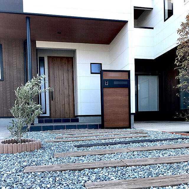 うきうきした気持ちで帰りたい♪こだわり溢れる玄関アプローチ