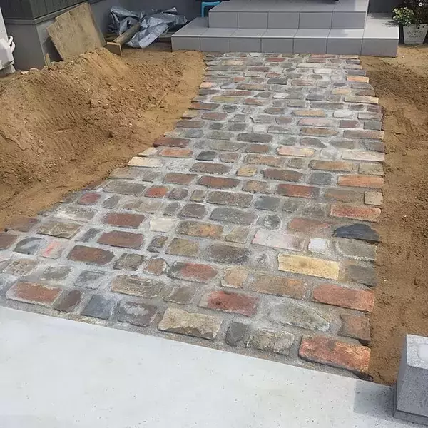 「うきうきした気持ちで帰りたい♪こだわり溢れる玄関アプローチ」の画像