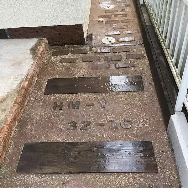 「うきうきした気持ちで帰りたい♪こだわり溢れる玄関アプローチ」の画像