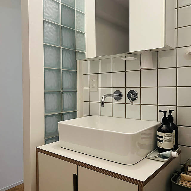 歯ブラシコップはどう置くのが正解？ユーザーさんの実例で見る、歯ブラシコップの置き方アイデア集