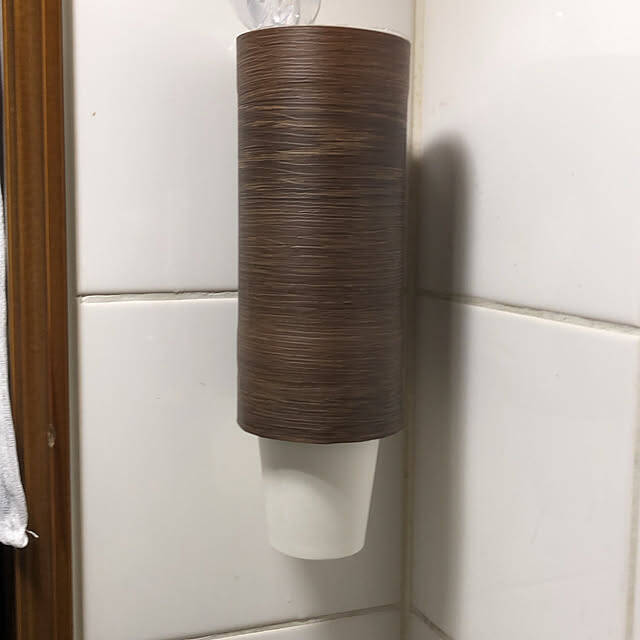 歯ブラシコップはどう置くのが正解？ユーザーさんの実例で見る、歯ブラシコップの置き方アイデア集