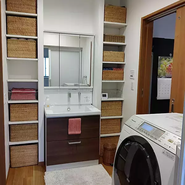 「お家のいたるところで大活躍！無印良品の重なるラタンバスケット」の画像