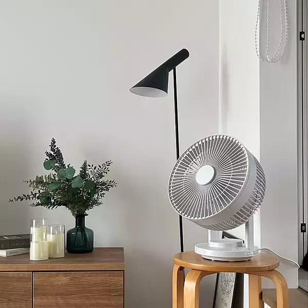 「空気のムラをなくして心地よい空間に。使いやすさが自慢の無印良品のサーキュレーター」の画像