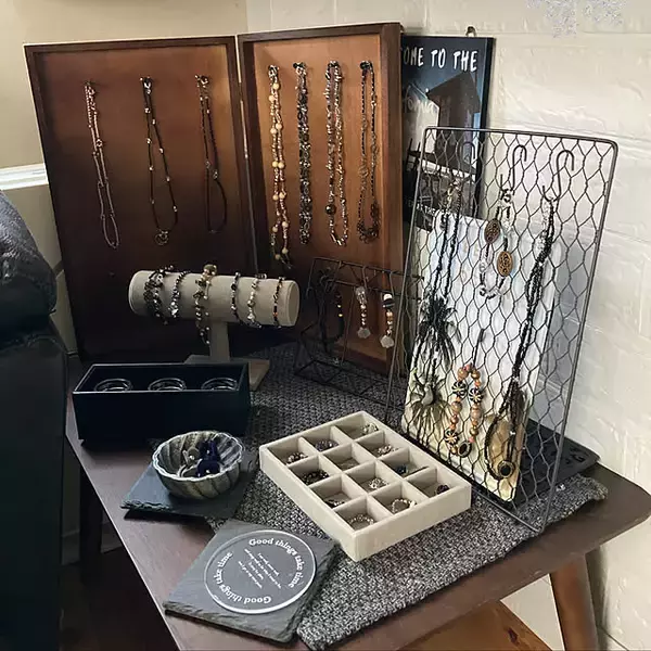 「プチプラのアイテムが大活躍♪ダイソーで作るリビングのDIYアイデア6選」の画像