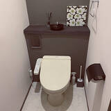 「使うたび気分が上がるような空間に。タンクレス風トイレのリメイク実例」の画像6
