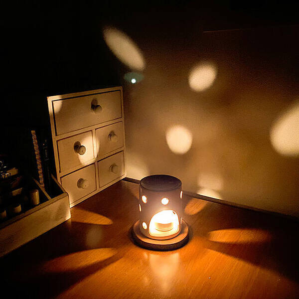 手軽に楽しむ癒やしの時間 100均のキャンドルホルダー アロマポット 22年2月21日 エキサイトニュース 手軽に楽しむ癒やしの時間 100均のキャンドルホルダー アロマポット 22年2月21日 エキサイトニュース