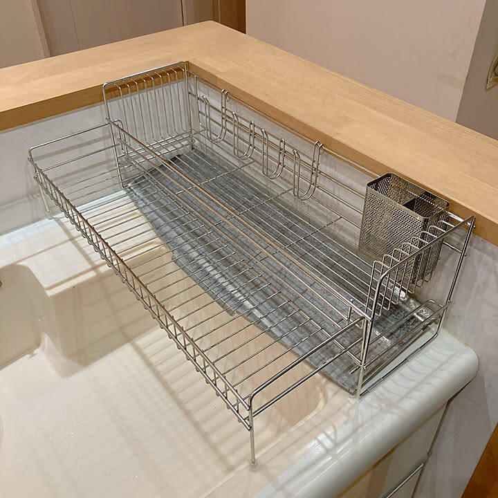 【すきま活用アイデア】18cmの隙間がシンク脇収納に変身！式伸縮スリム水切りを使った工夫 by pineappleさん