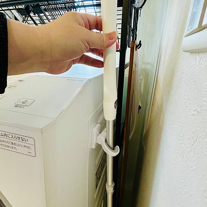 【すきま活用アイデア】洗濯機横14cmを有効活用！ワイヤーネットでまとめる掃除＆洗濯グッズ収納 by Yumi-springさん