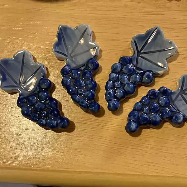 「テーブルコーディネートのアクセントに♪100均で見つかる個性的な箸置き6選」の画像