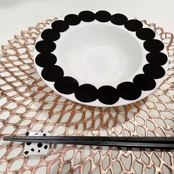 「テーブルコーディネートのアクセントに♪100均で見つかる個性的な箸置き6選」の画像