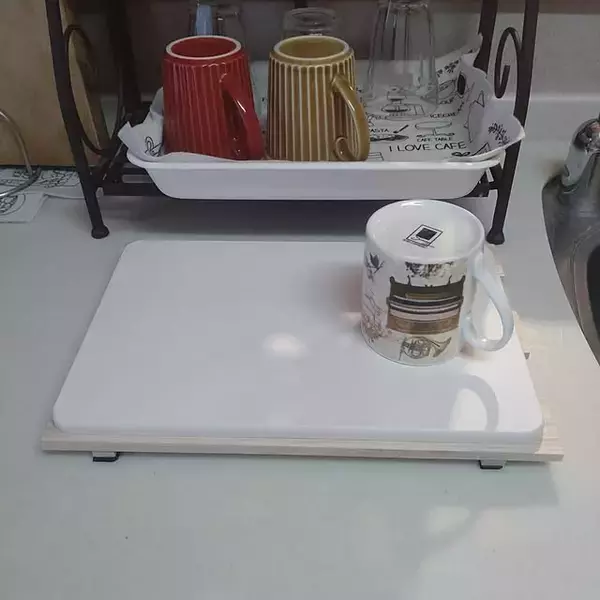 「幅広い用途に使える万能アイテム！100均の珪藻土マットをご紹介」の画像