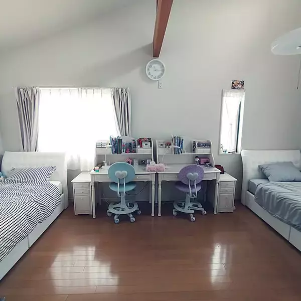 「壁沿い・窓際・中央でどう違う？快適なベッドの置き方・レイアウトガイド」の画像