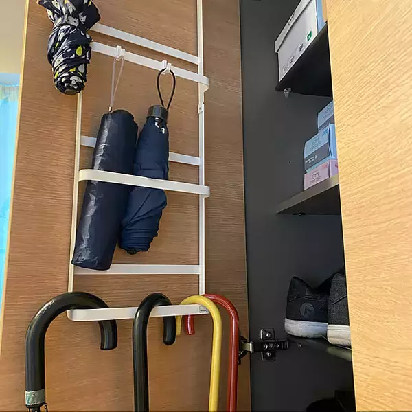 「デッドスペースを上手に使いこなして快適に。扉裏を使った収納実例6選」の画像