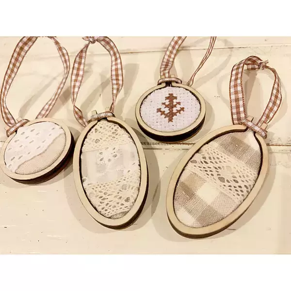 「新たな使い道が見つかる♡セリアの刺繍枠で楽しむ簡単リメイクアイディア」の画像