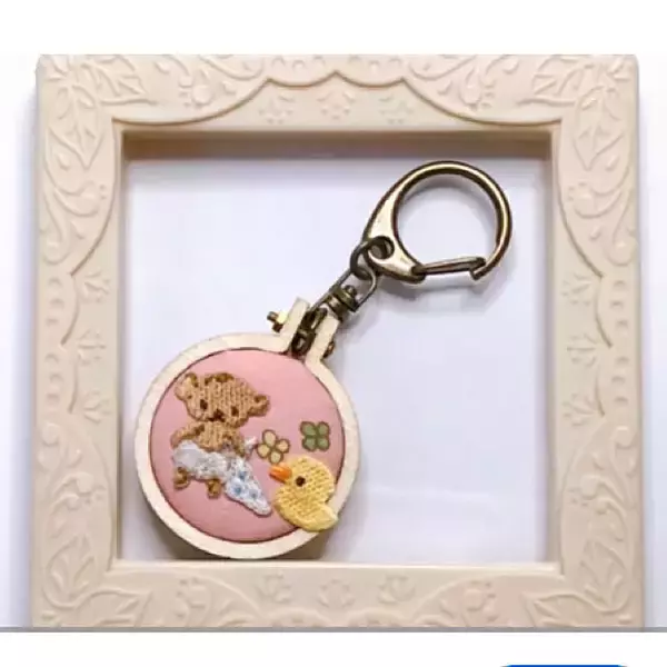 「新たな使い道が見つかる♡セリアの刺繍枠で楽しむ簡単リメイクアイディア」の画像