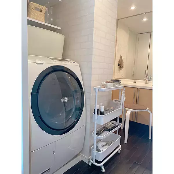 「収納不足の悩みを解決♪洗面所のスペースを有効に使うアイデア」の画像