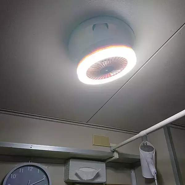 「見た目も機能もばっちり♡シーリングファンライトがあるお部屋」の画像