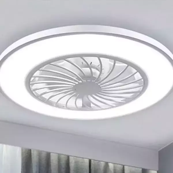 「見た目も機能もばっちり♡シーリングファンライトがあるお部屋」の画像