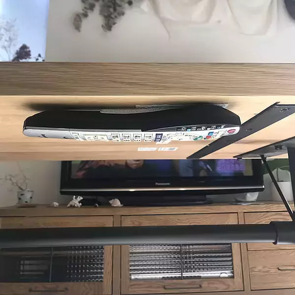 貼って留めるだけで暮らしが整う！マジックテープを使った日常に役立つアイデア集