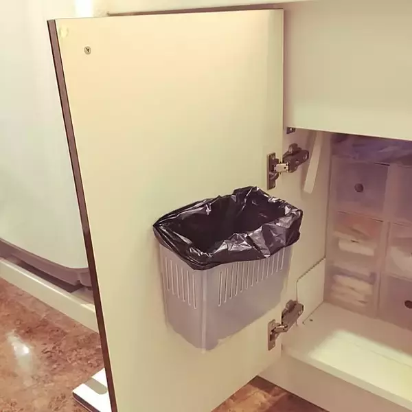 「貼って留めるだけで暮らしが整う！マジックテープを使った日常に役立つアイデア集」の画像