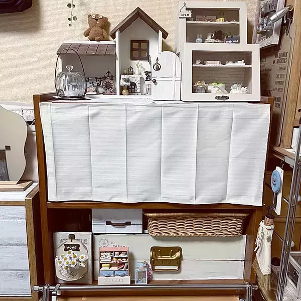 「貼って留めるだけで暮らしが整う！マジックテープを使った日常に役立つアイデア集」の画像