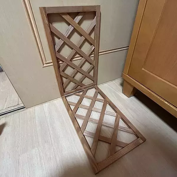 「「空間を有効活用！木製フェンス3枚を棚に変える簡単レシピ」 by milkさん」の画像