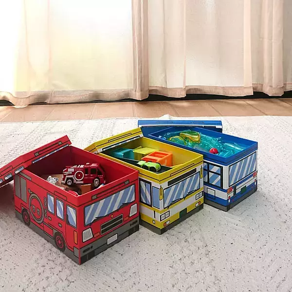 「インテリアのアクセントと収納を両立！ダイソーのペーパーボックスを使った収納アイデア」の画像