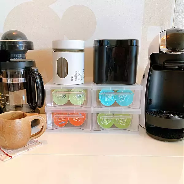 「溢れかえったコーヒーコーナーがスッキリ快適に！手軽にそろう100均のコーヒーグッズ収納」の画像
