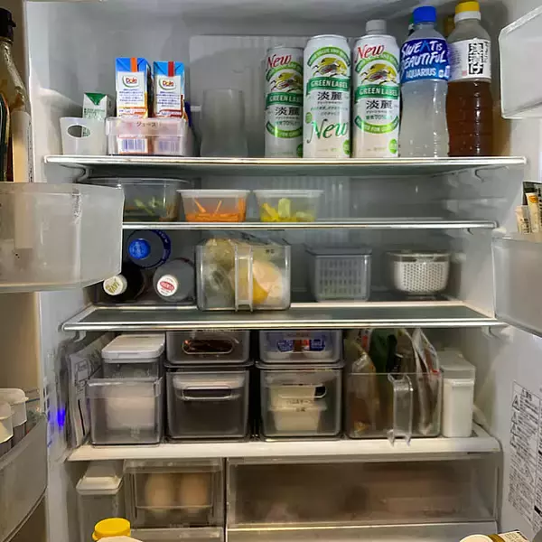 「仕切り＆引き出しで取り出しやすいスペースに♪ニトリのアイテムで冷蔵庫収納を見直し」の画像