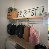 「玄関を見栄えよく整理整頓♪玄関のディスプレイ収納DIYアイディア」の画像4