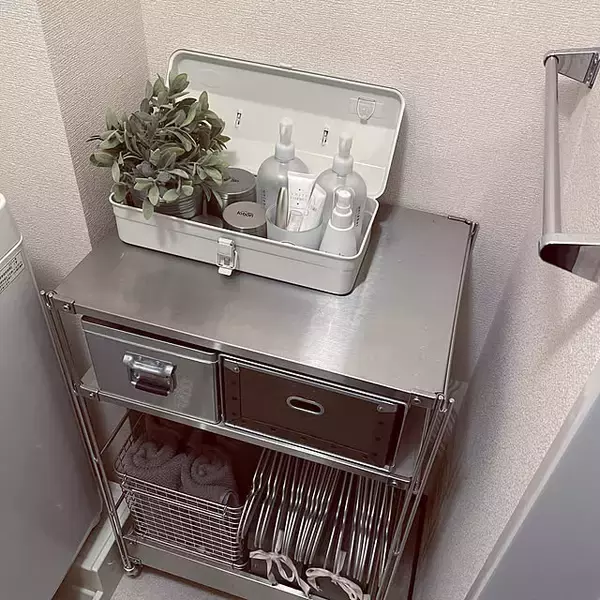 「道具も生活雑貨もすっきり。無印良品のスチール工具箱収納」の画像