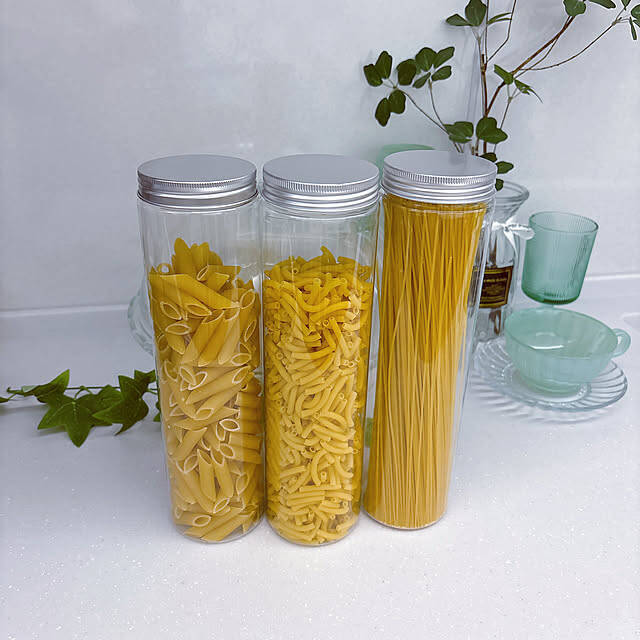 サイズも形状もさまざま♪用途に合わせてぴったりのものが選べる、セリアの保存容器をご紹介