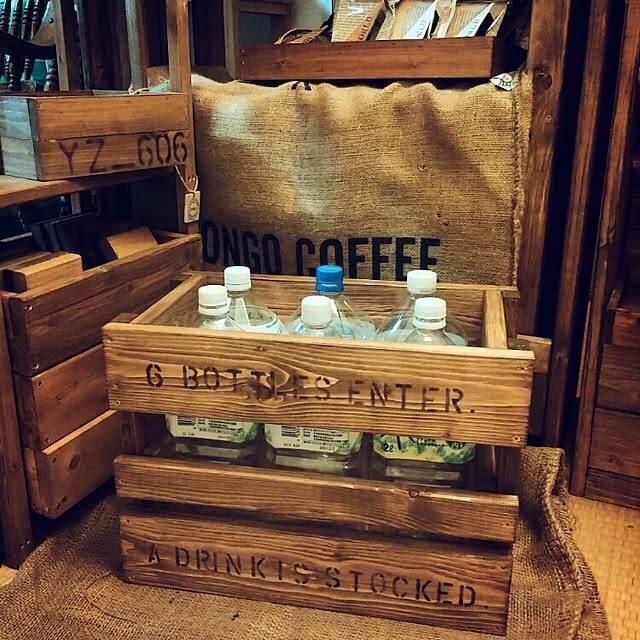 ストック品もスッキリ分かりやすく！参考にしたいペットボトル収納アイデア